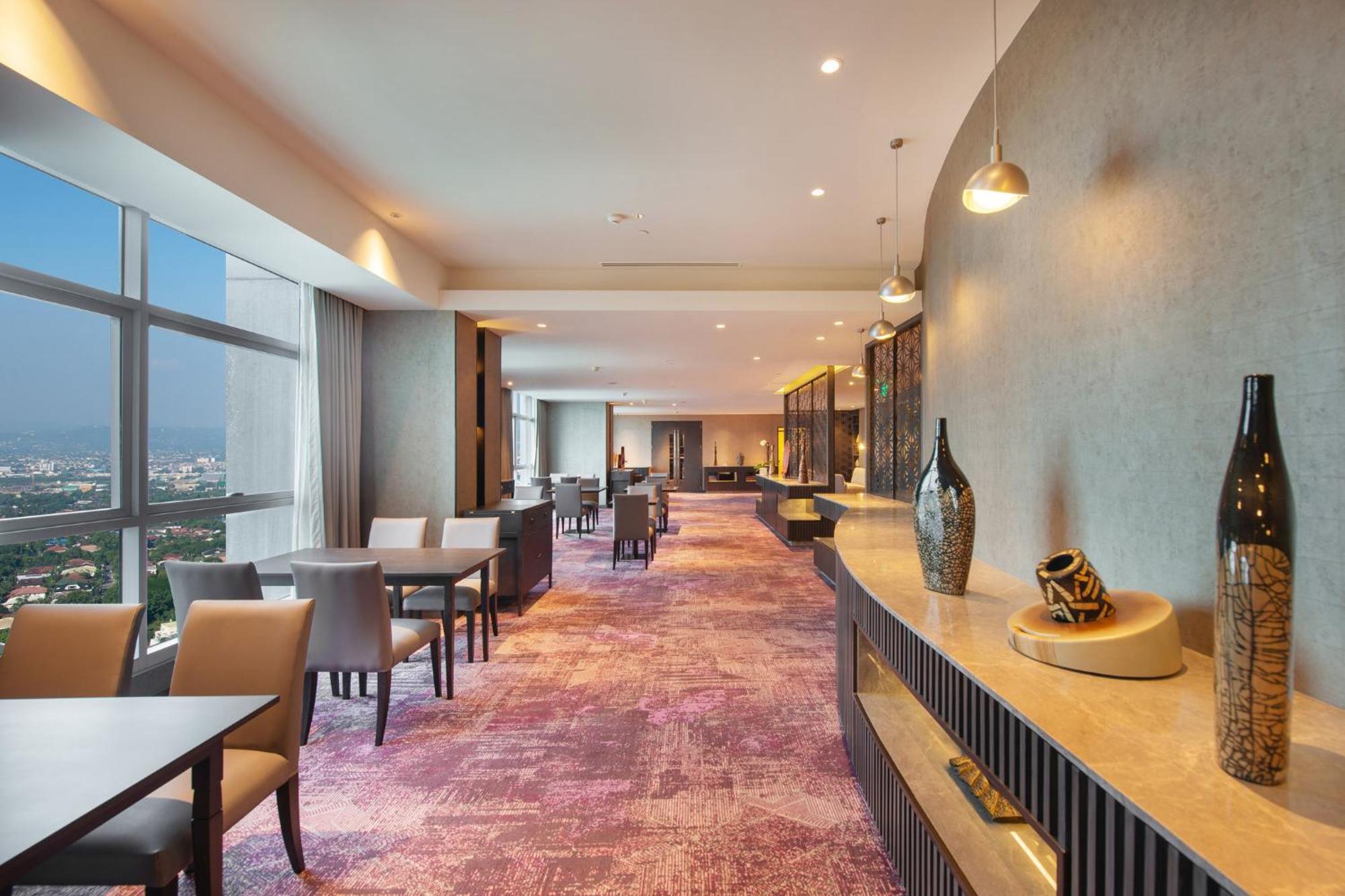 Crowne Plaza Manila Galleria By Ihg Pasig City Exterior foto