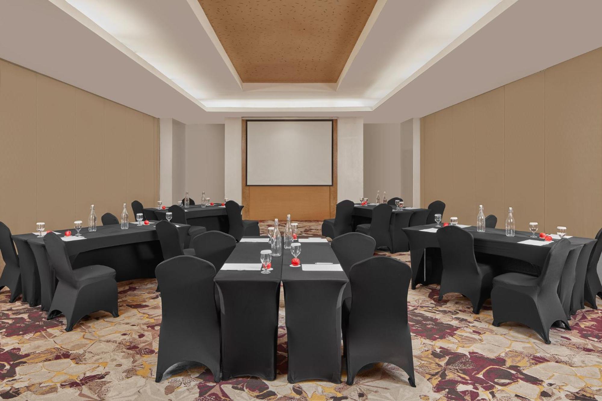 Crowne Plaza Manila Galleria By Ihg Pasig City Exterior foto